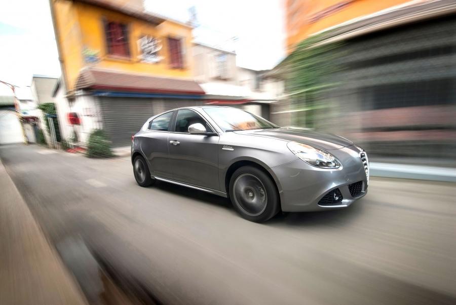  Alfa Romeo Giulietta Collezione (940) 2012 года  (фото 10 из 15)